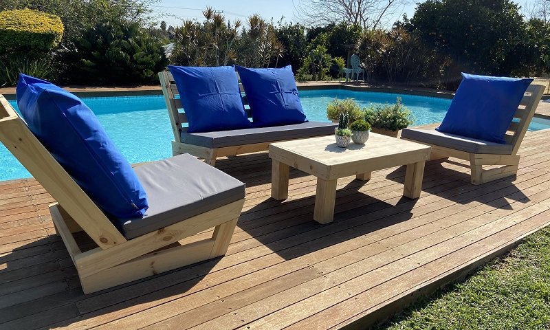 איך לשדרג את הגינה שלכם עם פינת ישיבה של פסים