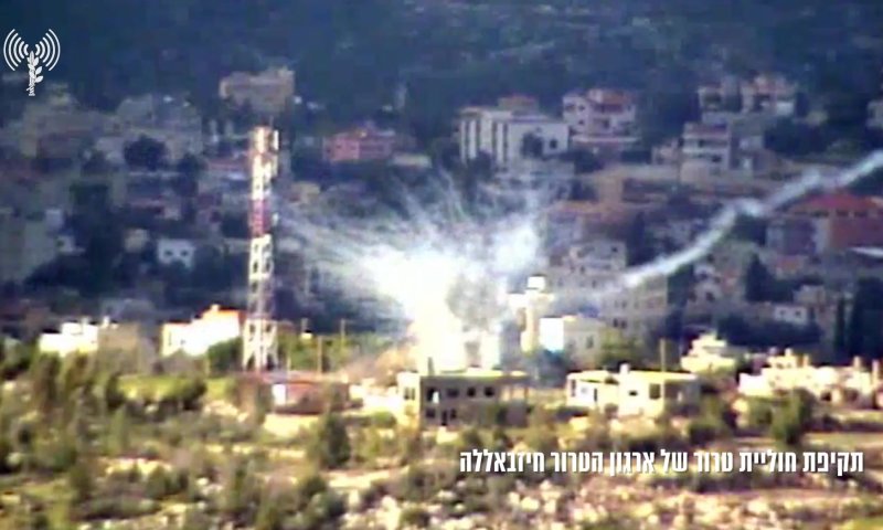 צפו בתיעוד: צה"ל תוקף מטרות של חיזבאללה