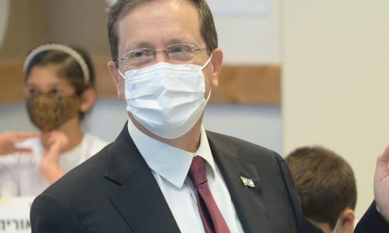 צפו: התשובה המפתיעה שהצחיקה את נשיא המדינה