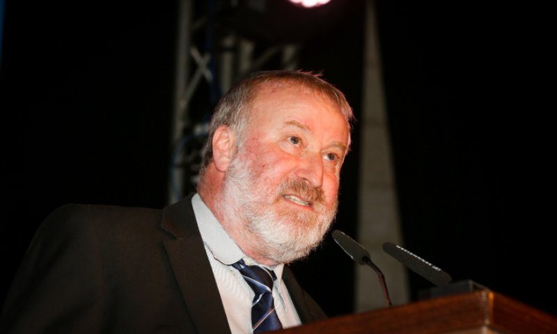 פרקליטי נתניהו מנסים לשכנע את מנדלבליט