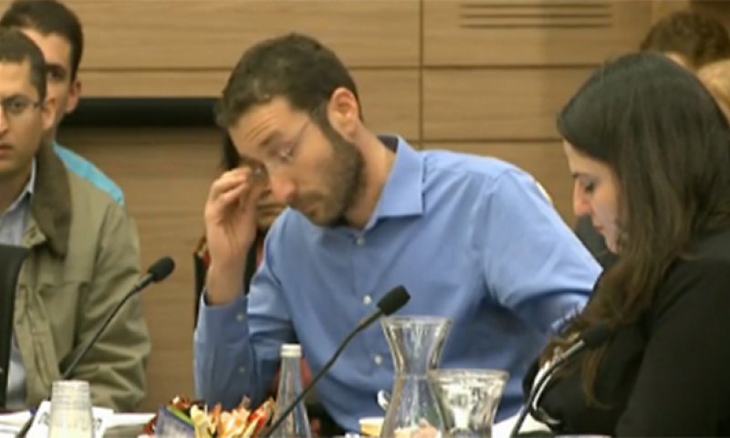 צפו: מה גרם לאיציק שמולי לפרוץ בבכי בכנסת