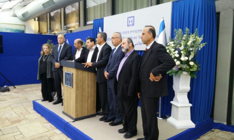 "נתניהו בלתי לגיטימי להיות ראש ממשלה"