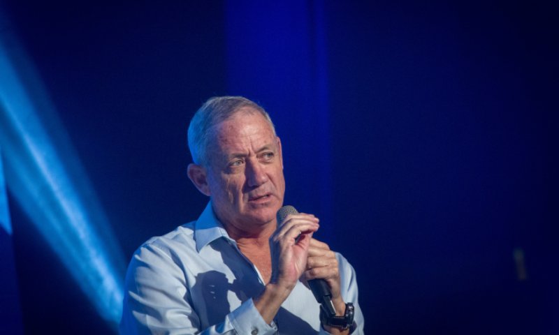 גנץ ישוריין בליכוד? "ספין שקרי; לא הייתה הצעה"