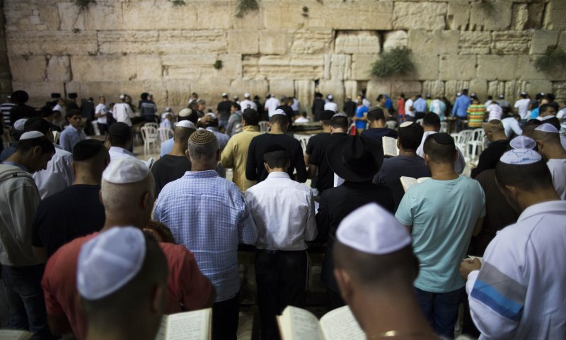 חצות בכותל: תפילת הודיה על הרקטות שלא פוגעות