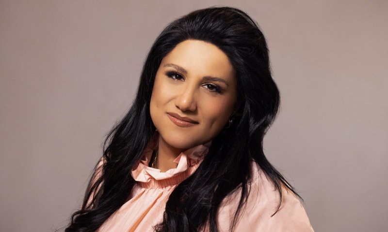 מורין נהדר הפייטנית מאיראן: "יש קיצוניים, אבל הרוב שם שפוי"