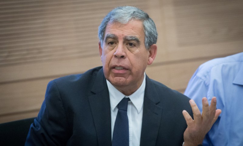 הפוליטיקאים שוב הפרו את ההנחיות בחג