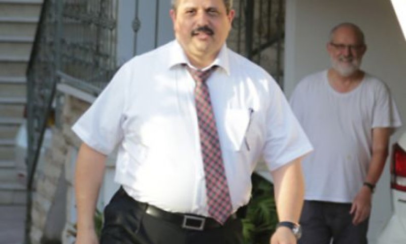 רוני אלשיך: "הערכים גברו על החלומות"