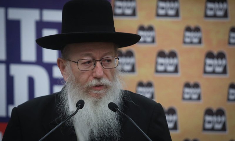 בושה: ליצמן קורא לבנט להוריד את הכיפה