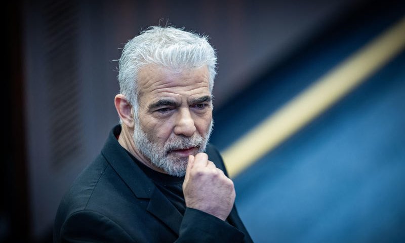 לפיד: "מתקיים מרי אזרחי של חרדים בחסות הממשלה"