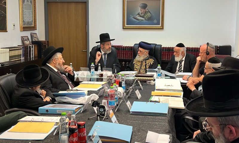 הרב קוק קדוש עליון, את תורתו אתם משמיטים?!