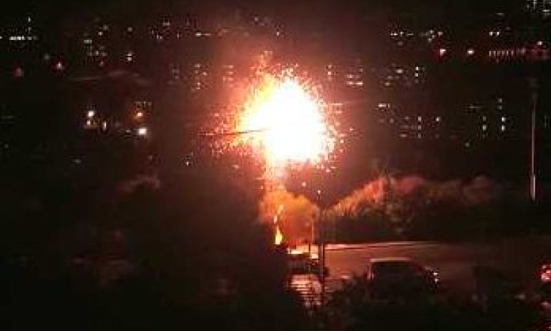 צפו: פיצוץ שנאי גרם להפסקת חשמל בחיפה