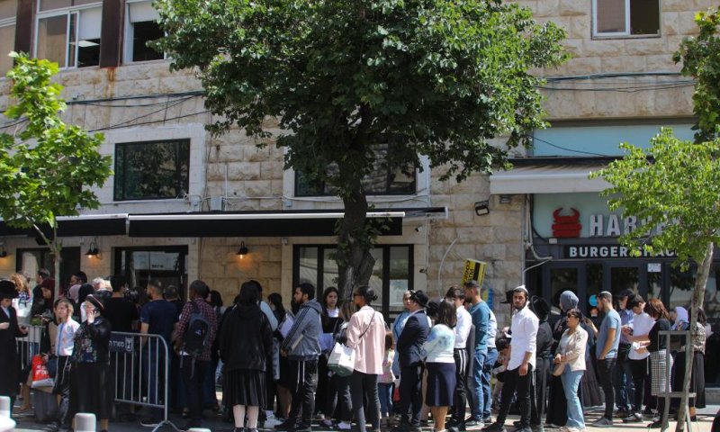 "רפורמת הדרכונים החלה": תורי ענק ברשות האוכלוסין