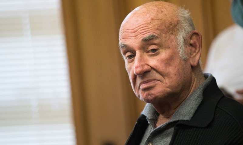 צחוק הגורל: יעקב פרי תוהה על שירותו הצבאי של לפיד