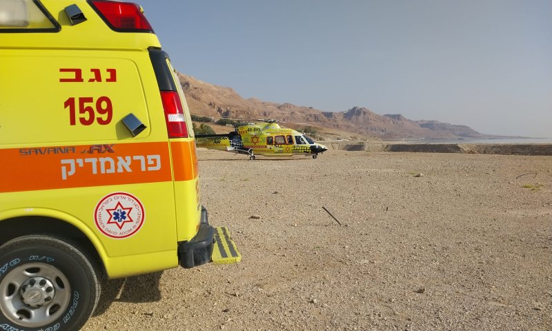 פונה במסוק: פצוע קשה בתאונה בין מיניבוס לרכב פרטי