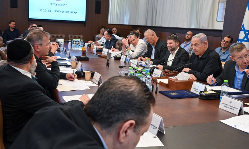 הקבינט החליט: שורת מענקים לעובדים ועסקים