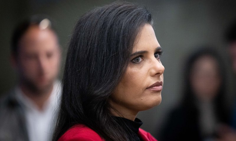 איילת שקד מגיבה למתקפה ביתד נאמן: "בושה"