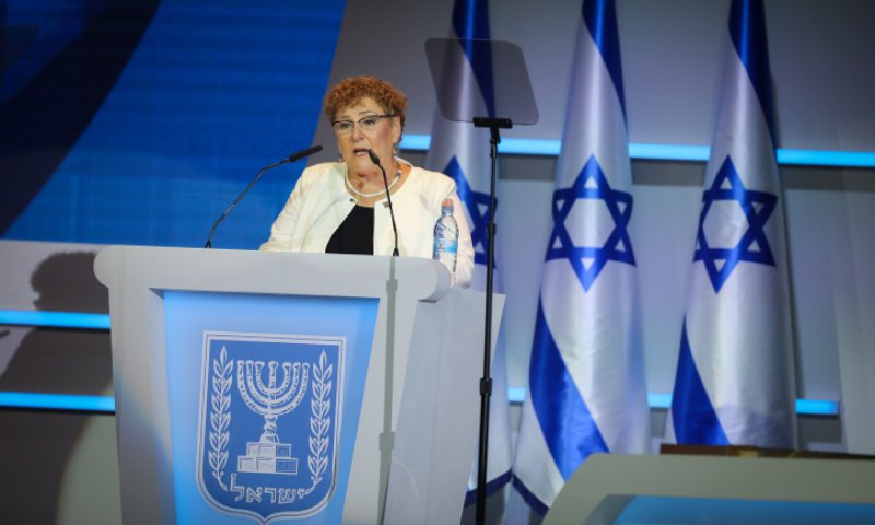 מרים פרץ מגלה: על מה היא ודוד גרוסמן שוחחו?