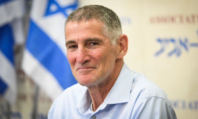 מה יאיר גולן חושב על האלימות שהייתה בעמונה?