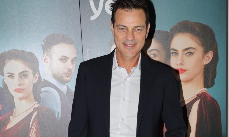 למה אקי אבני חושש מטלפון מאבא של אשתו?