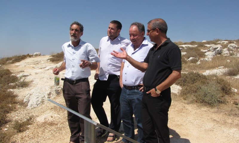 המתנחלים לקחו את עורך מעריב לסיבוב בשומרון