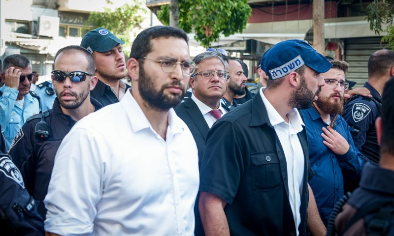 שכניו של וסרלאוף: מתביישים בהתנהגות כלפיך