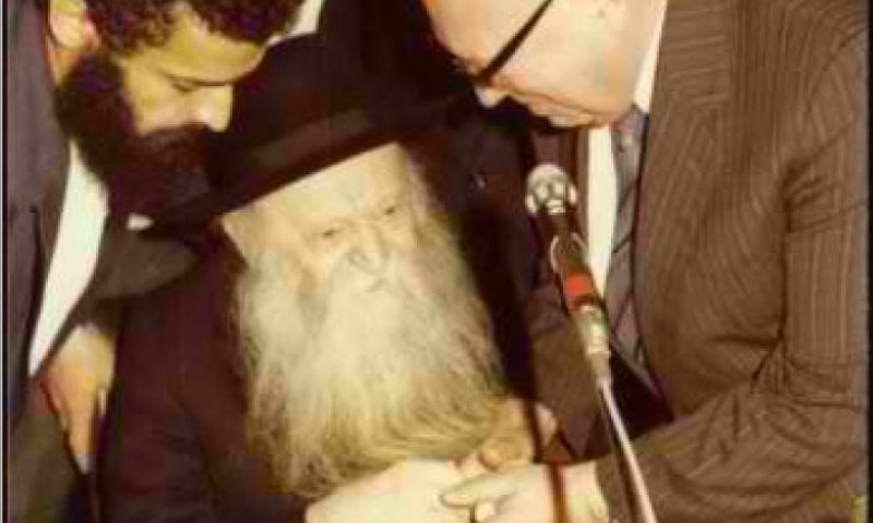 צפו בשידור ישיר: האזכרה לרבנו הרב צבי יהודה קוק זצ"ל