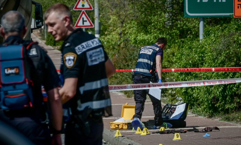 נאבק עם המחבל: פרטים חדשים על הפיגוע בצריפין