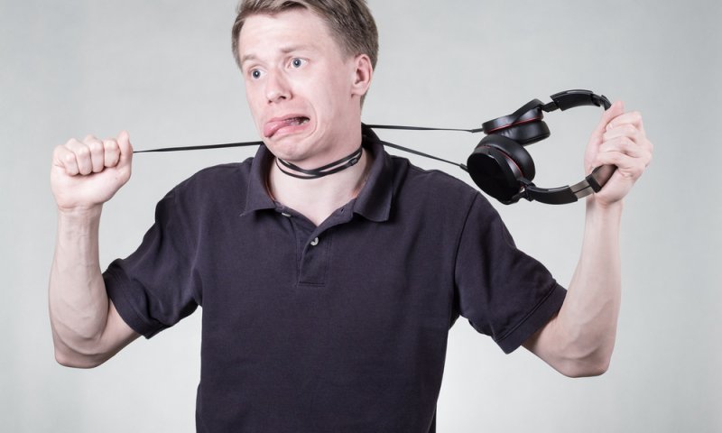 קריין גל"צ הקריא ידיעה על שרה נתניהו והשתנק