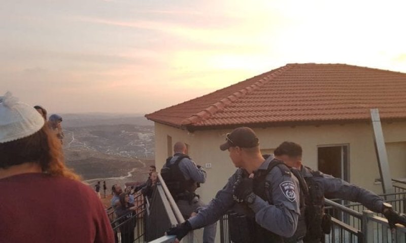 עימותים ביצהר: נריה זארוג נעצר, 3 שוטרים נפצע קל