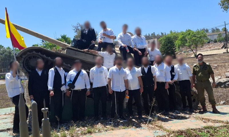 אפשר גם וגם: אברך ממאה שערים שהתגייס לצה"ל סיים את הש"ס