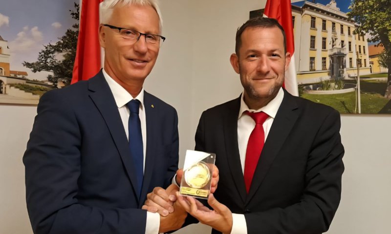 מזכיר המדינה ההונגרי ליוסי דגן: "עומדים איתכם נגד הסנקציות"