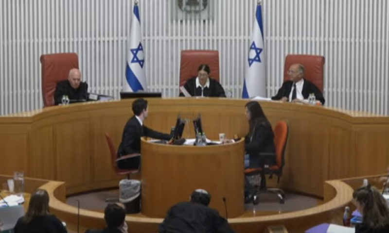 שידור חי: בג"ץ דן בעתירות נגד ההסכם עם לבנון