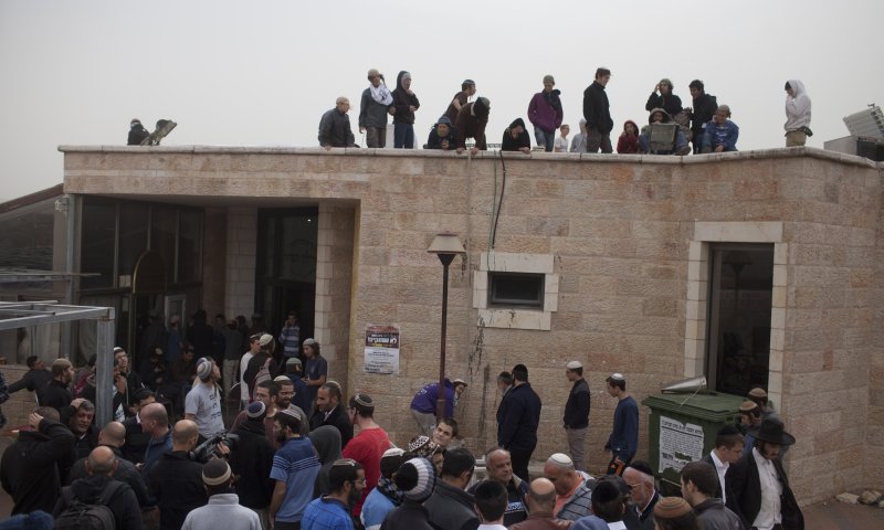 מתפללי בית הכנסת בגבעת זאב יפגינו מול ביתו של דרעי