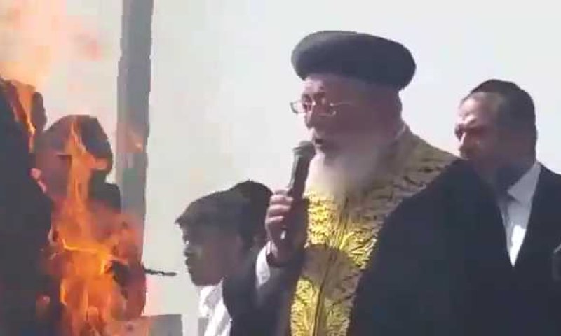 צפו: הרב עמאר ב'מי שברך' לחוגגים במירון