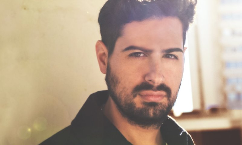 עדיאל בראל בסינגל חדש: "סיפורי אהבה"