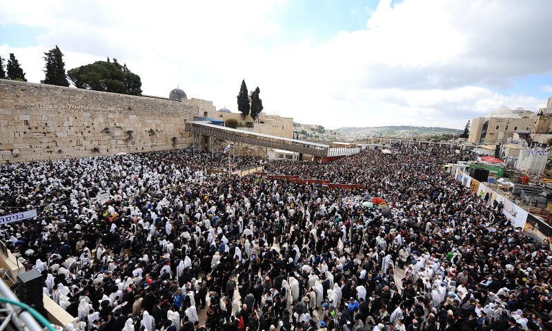 שוברים שיא: כ- 750,000 איש פקדו את הכותל בפסח
