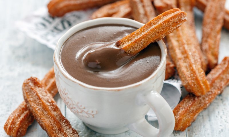 תשכחו מהסופגניות: מתכון קל לצ'ורוס מ-5 מרכיבים