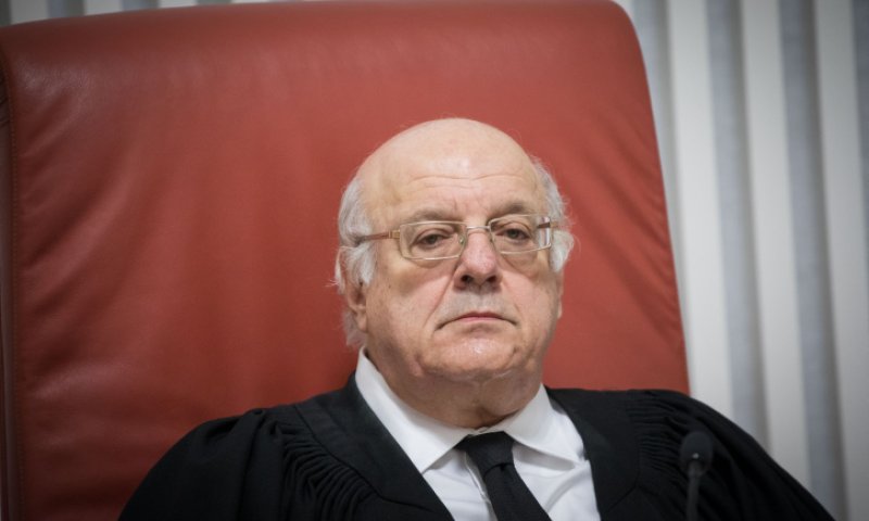 "תמחאו לו כפיים" | המחווה של מלצר לפרקליט השמאל