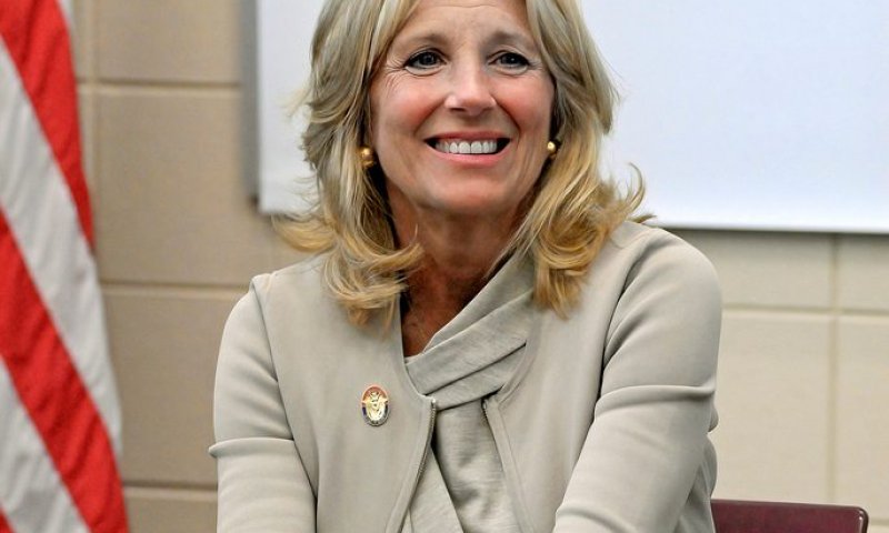 הגברת הראשונה ד"ר ג'יל ביידן חושפת התמכרות לברידג'רטון