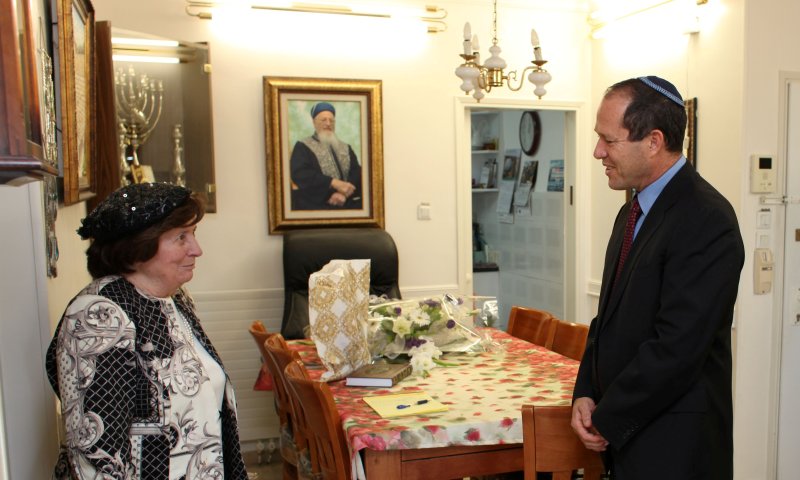 הרבנית אליהו: "הרב מרדכי אליהו קבע שברקת הוא הטוב ביותר לירושלים"