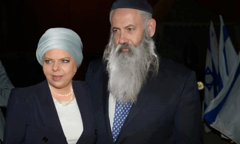 מצעד דוסים מצייצים: המפורסמים חוזרים בתשובה