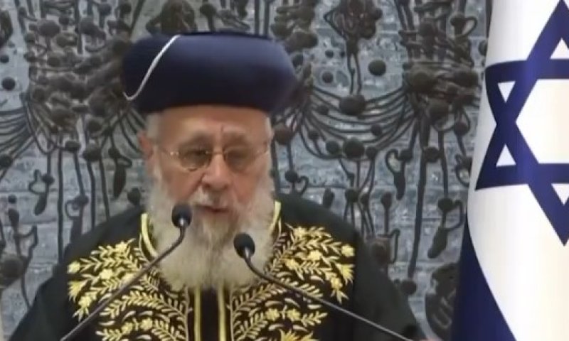 הרב הראשי: "מותר לשחרר מחבלים עם דם על הידיים"