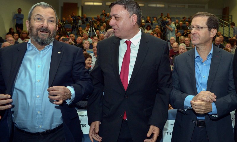 במפלגת העבודה שוקלים להדיח את אבי גבאי