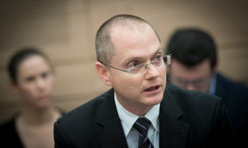 "להשליך את הכנופיה הזו לכלא בגין השתמטות"