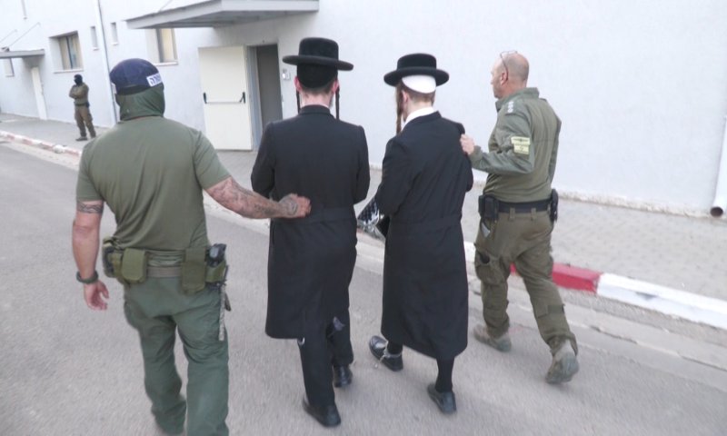 עם פטישים וסכינים: נעצרו חשודים בחבלה במירון