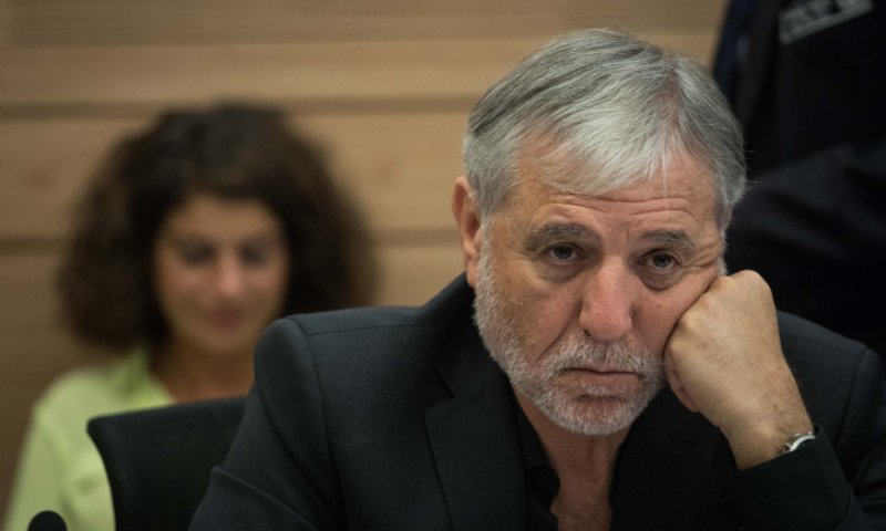 מאיר כהן מתהפך על גנץ: "הסיפור היה גדול עליו"