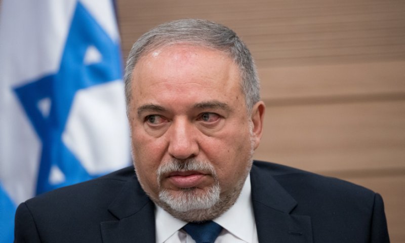 אחרי ההתפטרות: ליברמן מצא מחליף לליאור לוטן