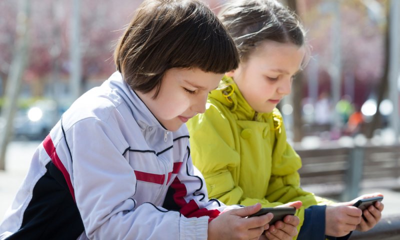 הילדים שלי צמודים לסמרטפון, מה עושים?