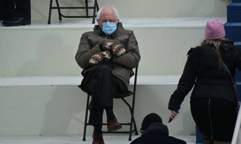 מרגש: כך ברני סנדרס החליט לנצל את התהילה