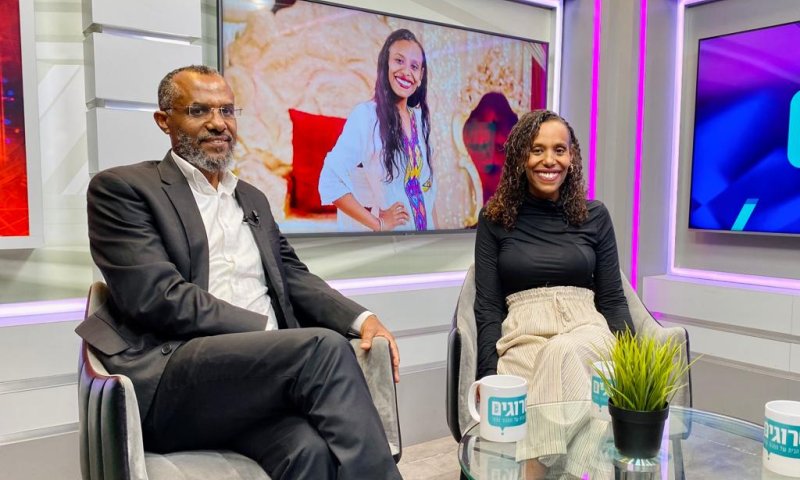 חג הסיגד, אב וביתו באולפן: "זו התרגשות גדולה"